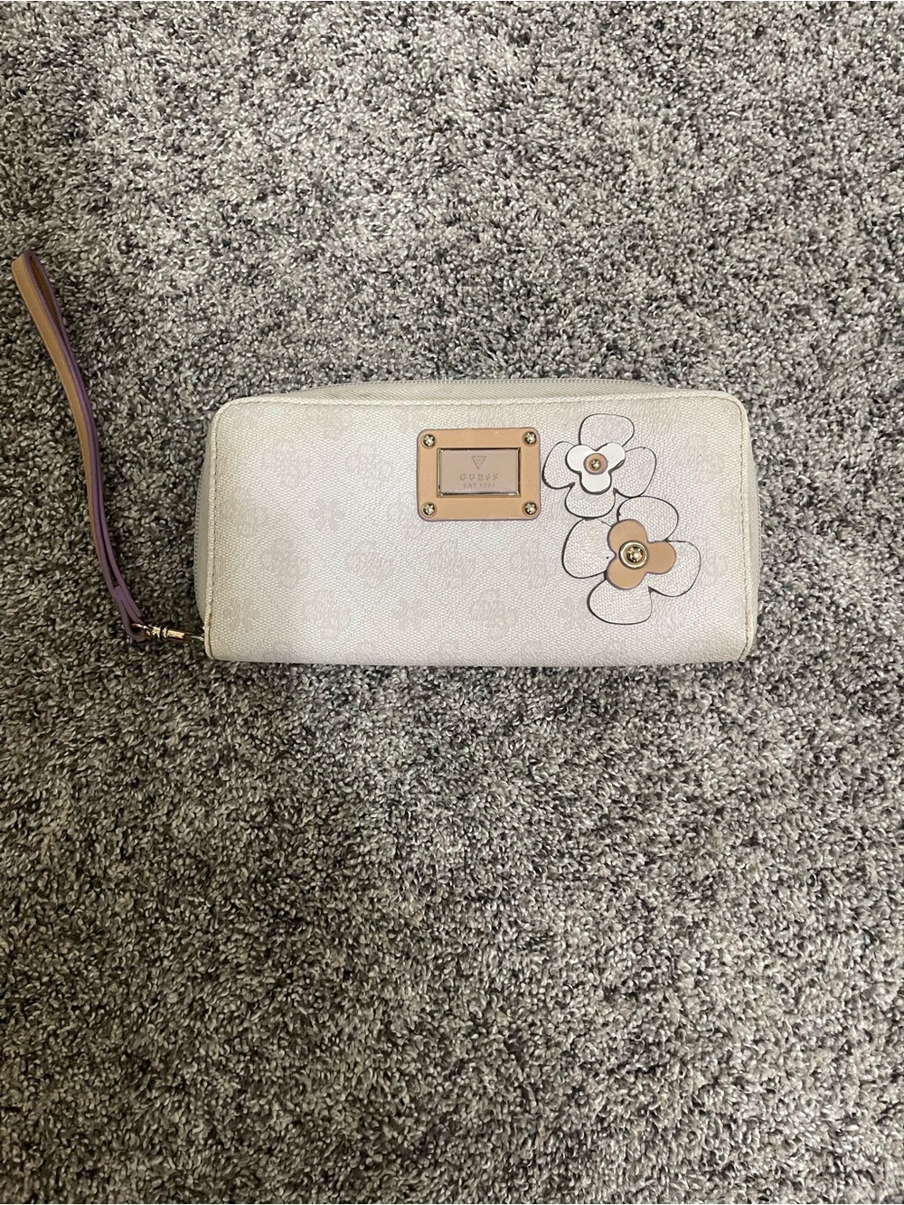 Dooney & Bourke White Floral Zip Wristlet Wallet